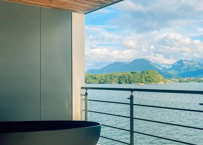Apartament Magical View Towards The Fjords By The Sea
